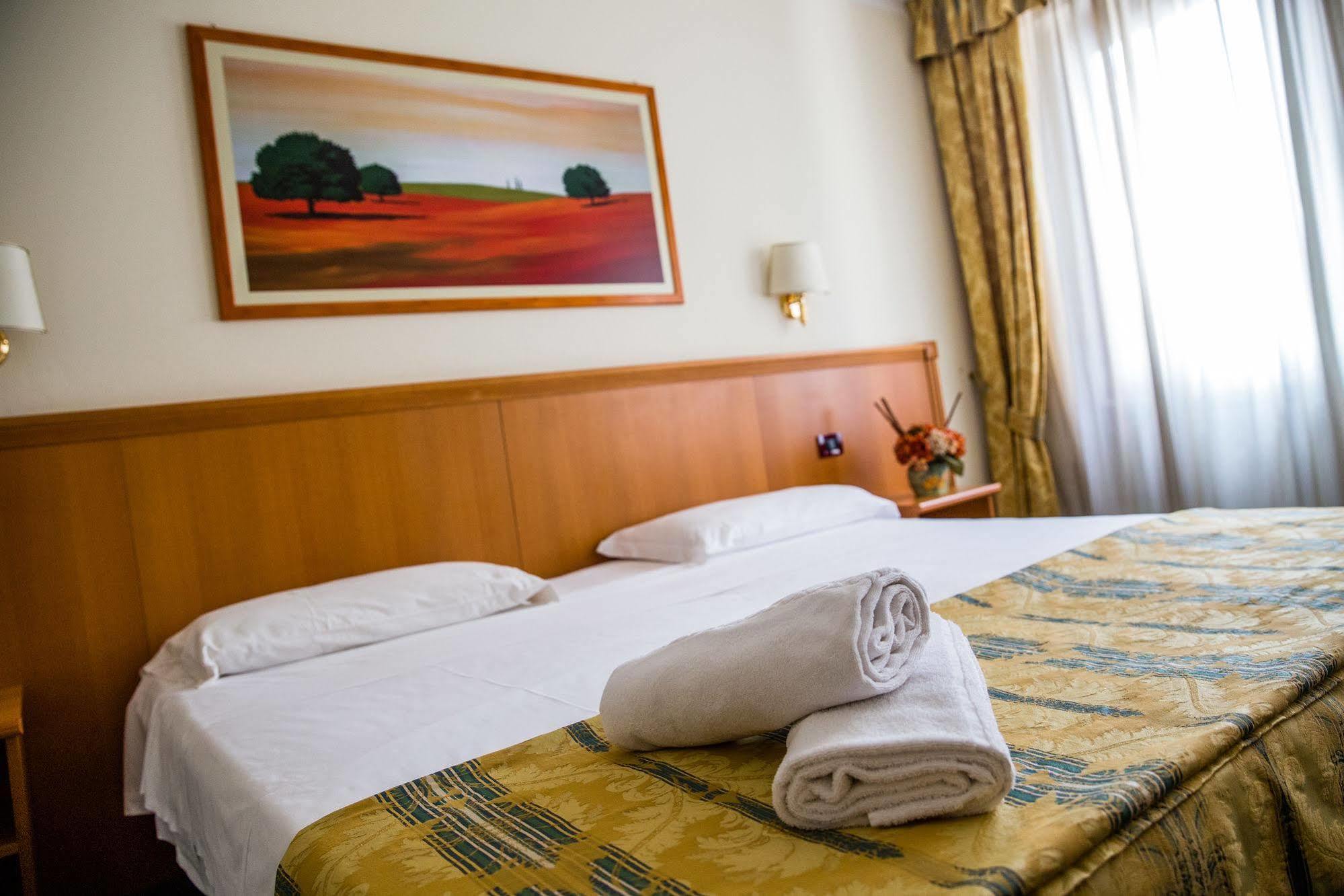 Hotel Galant Venaria Reale Luaran gambar