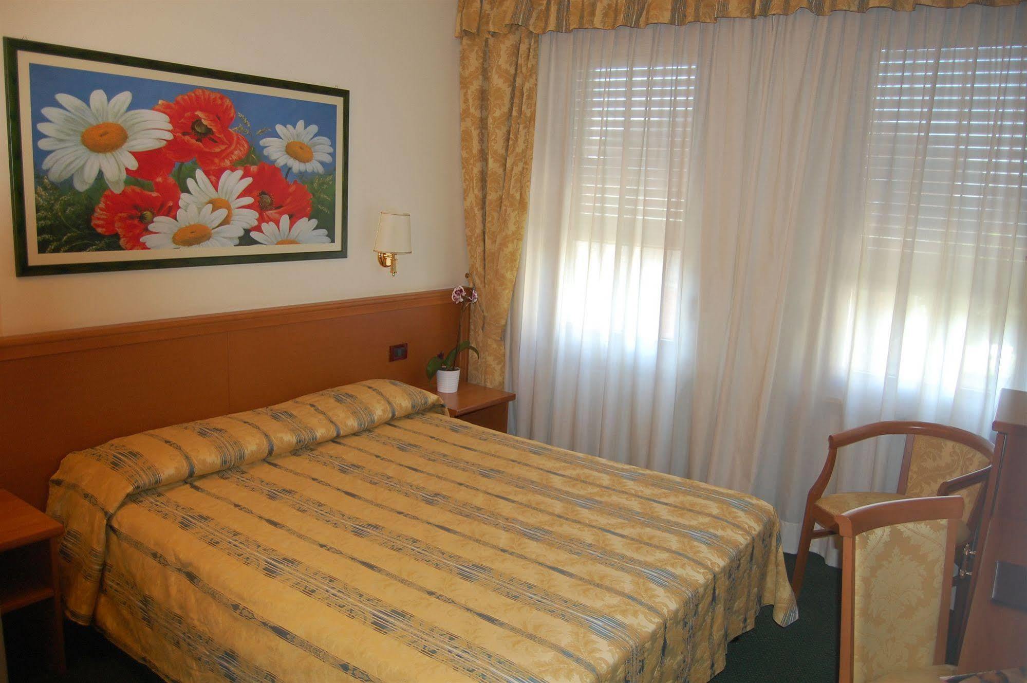 Hotel Galant Venaria Reale Luaran gambar