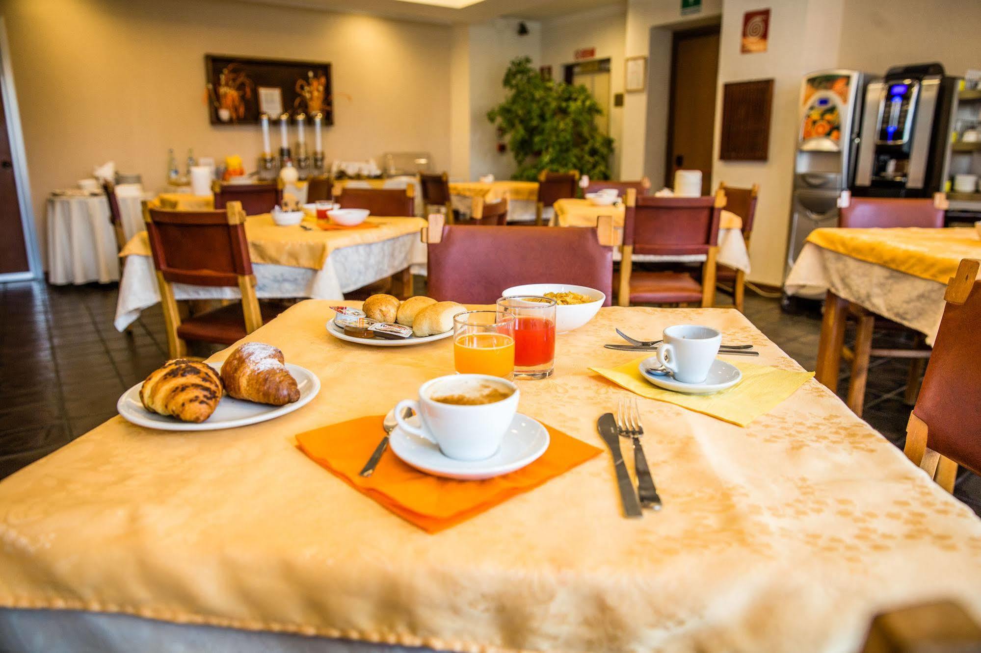 Hotel Galant Venaria Reale Luaran gambar