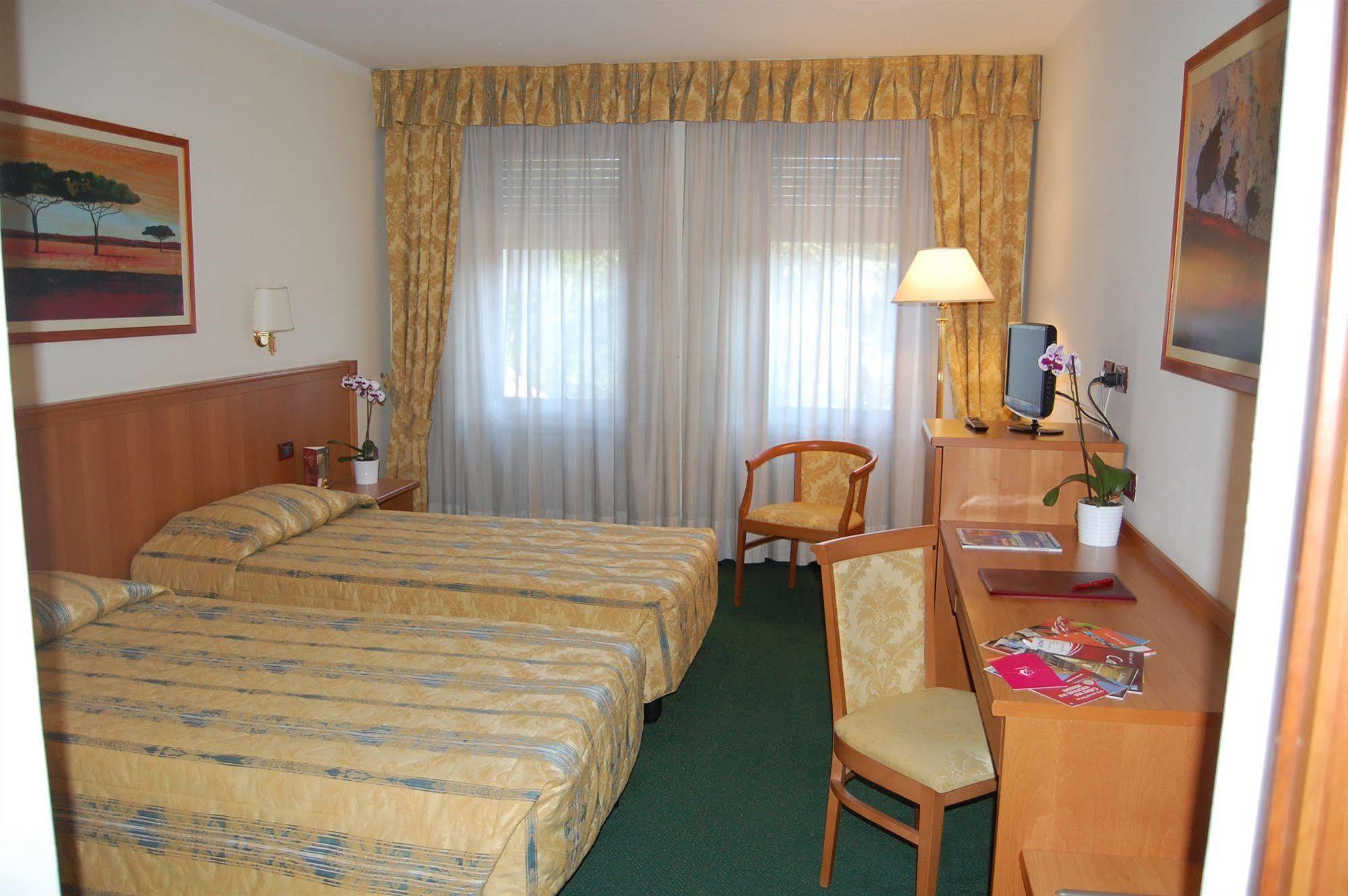 Hotel Galant Venaria Reale Luaran gambar