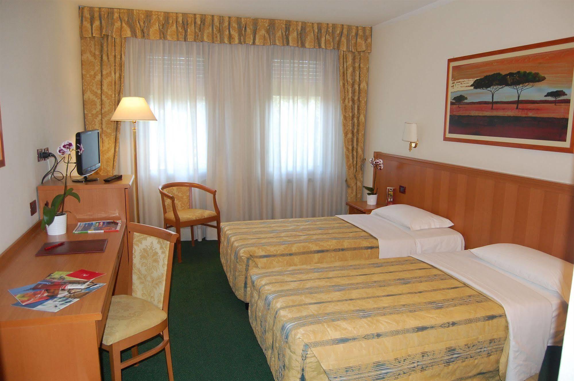 Hotel Galant Venaria Reale Luaran gambar