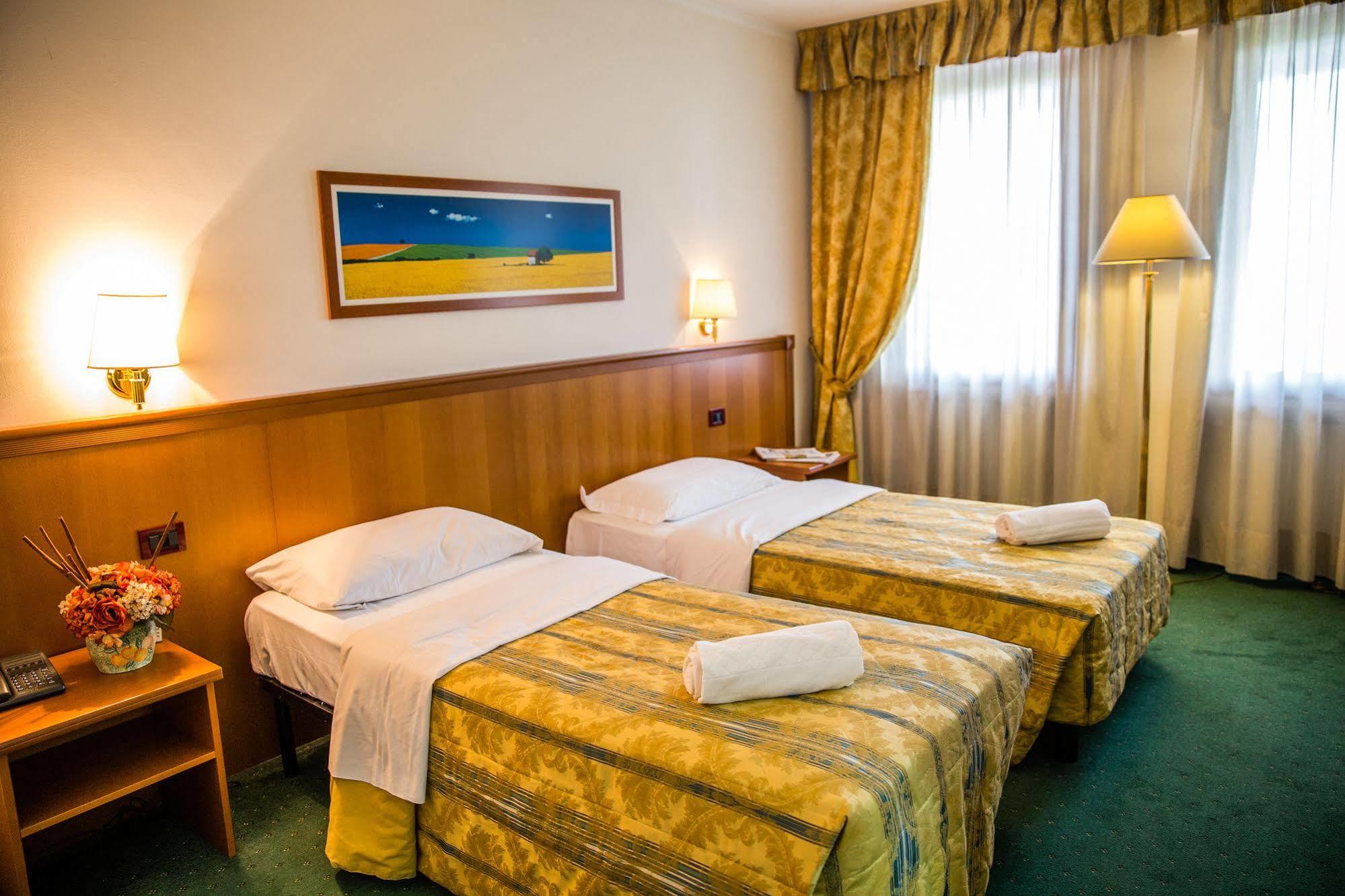 Hotel Galant Venaria Reale Luaran gambar